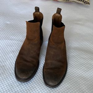 FRYE Chelsea boots